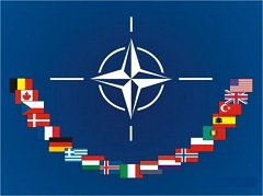 NATO-flaggan och medlemsländernas flaggor