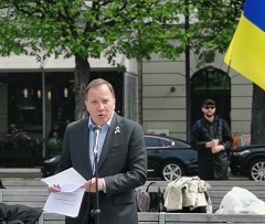 Stefan Löfven talar på Norrmalmstorg, den 22 maj